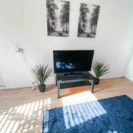 Spacious Two Bedroom Flat London