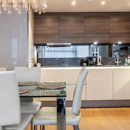 Chic Modern 1bdr Between Battersea And Chelsea Apartment