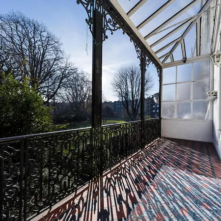 Elegant Earl's Court 2 Bedroom Flat Just 4 Minutes From Tube Apartment *