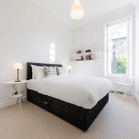 Elegant Earl's Court 2 Bedroom Flat Just 4 Minutes From Tube Apartment *