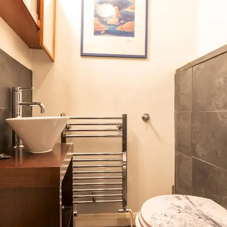 Pass The Keys Beautiful Spacious 2-bed In Converted Church Apartment London
