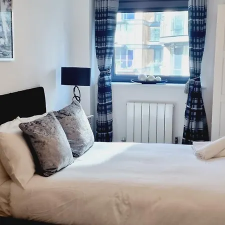 Luxury Waterside Canary Wharf *