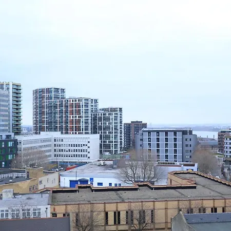 Gorgeous 2 Bedroom 2 Bathroom Woolwich * Londra