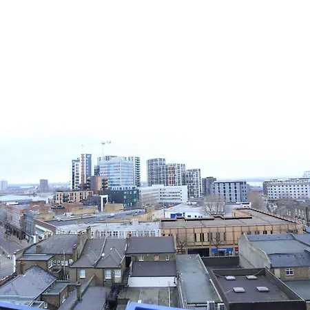 Gorgeous 2 Bedroom 2 Bathroom Woolwich
