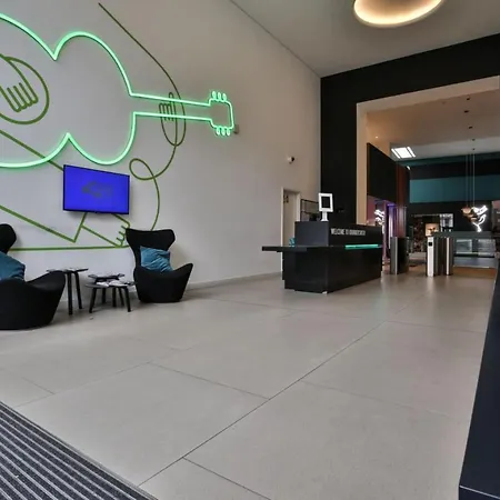 Apartment Trendy At Iq Hammersmith In *