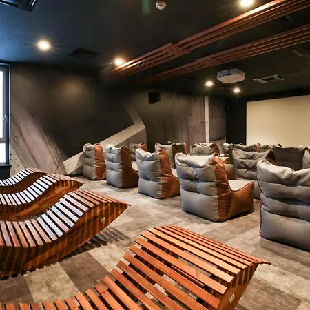 Trendy At Iq Hammersmith In Apartment