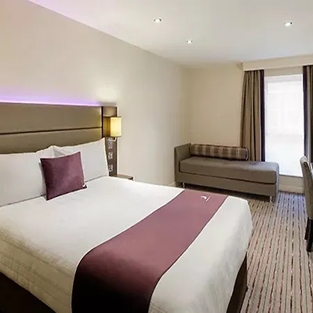 Premier London Edgware Hotel 3*