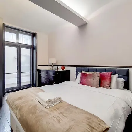 The Lyall Exclusive Apartment *