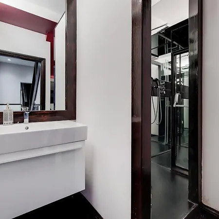 The Lyall Exclusive Apartment *