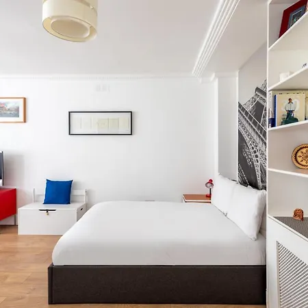 Kensington Designer Apartment