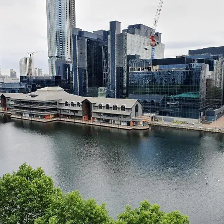 1 Bed Suite, Waterside, Canary Wharf * Londra