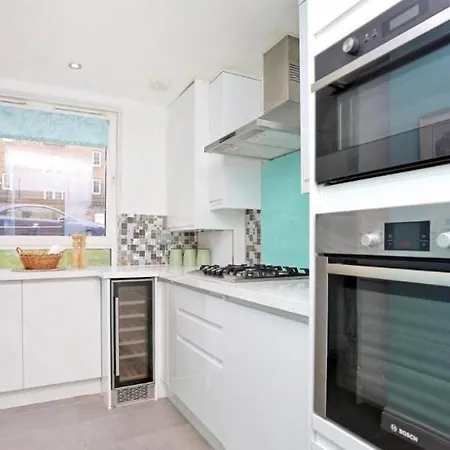 Luxury Triple Little Venice, Apartment London