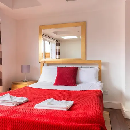 Centra Wharf Apartment *