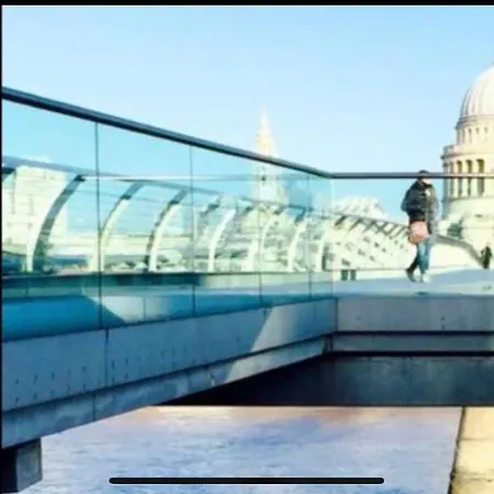 Shad Thames Pied-A-Terre Exquisite Historic Warehouse Air Conditioning Private Parking Garden & Balcony Next To Shard With Views Appartamento