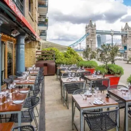 Shad Thames Pied-A-Terre Exquisite Historic Warehouse Air Conditioning Private Parking Garden & Balcony Next To Shard With Views Appartamento