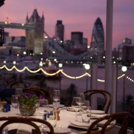Appartamento Shad Thames Pied-A-Terre Exquisite Historic Warehouse Air Conditioning Private Parking Garden & Balcony Next To Shard With Views *