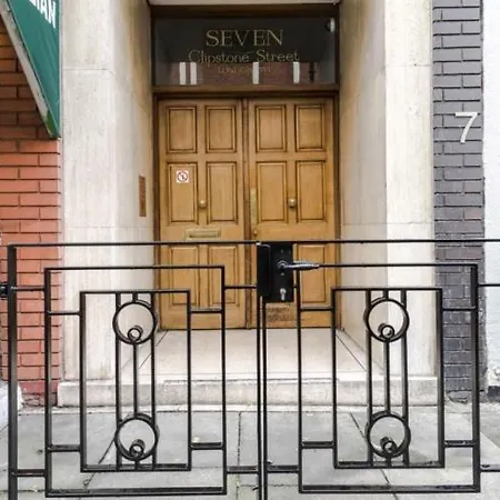 Stunning Oxford Street Furnished *