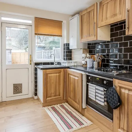 Beautiful 2-bed House In Quiet Cul-de-sac Holiday home