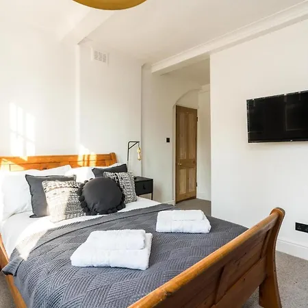Apartment Stunning 3bd Riverside Flat Communal Roof Terrace *
