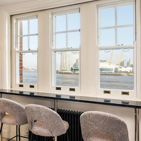 Apartment Stunning 3bd Riverside Flat Communal Roof Terrace London