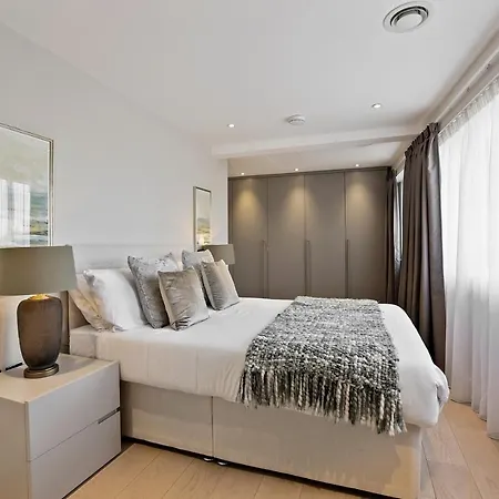 Vauxhall Bridge Road By Aeria * London