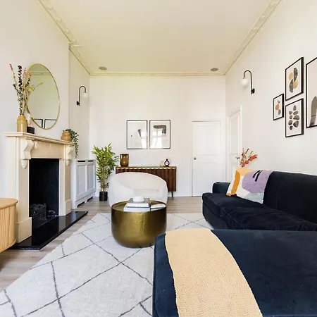 The Sussex Garden Retreat - Elegant 2bdr Flat