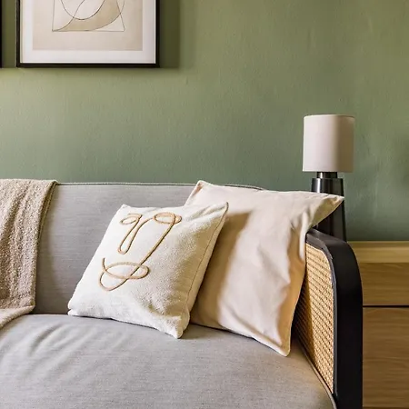 Apartment The Sussex Garden Retreat - Elegant 2bdr Flat *