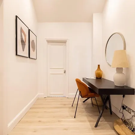 The Sussex Garden Retreat - Elegant 2bdr Flat * London