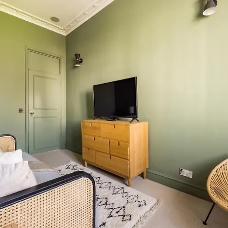 Apartment The Sussex Garden Retreat - Elegant 2bdr Flat