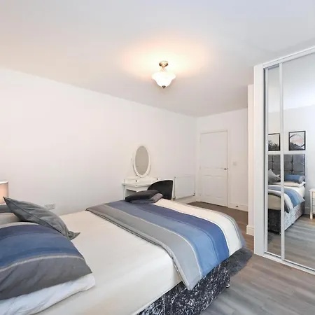 Luxury 2bedroom - 2bath - Prime Location - Patio Apartment *