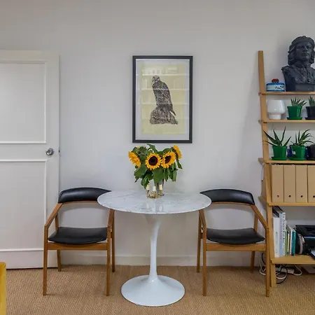 Joivy Sunny 1-bed Flat With Terrace In Bayswater, Near Paddington