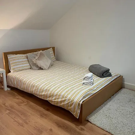 Guest house Cama Box Finsbury Park *