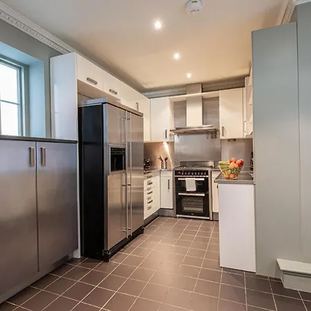 Paddington Gardens Apartment London