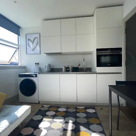 Great Studio Flat For Rent London *