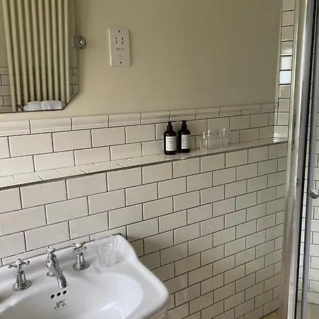 Kennington Bed & Breakfast 4*