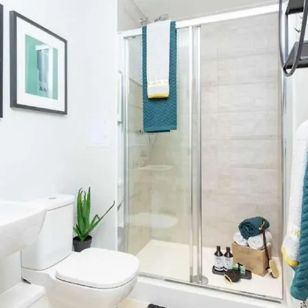 Newly Built Luxury 2 Bed Apartment!!! * London