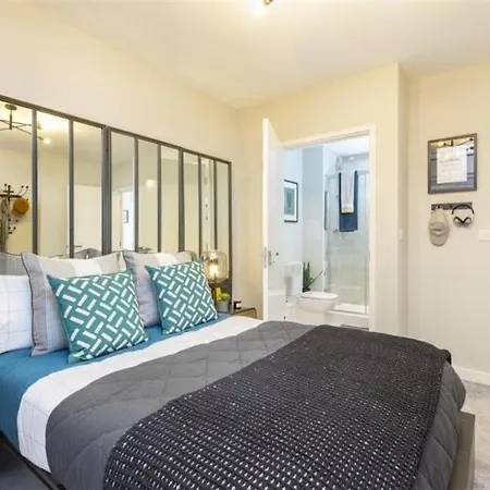 Newly Built Luxury 2 Bed Apartment!!! *