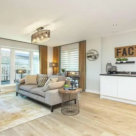 Newly Built Luxury 2 Bed Apartment!!!