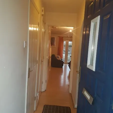 Ensuite Near Canal *