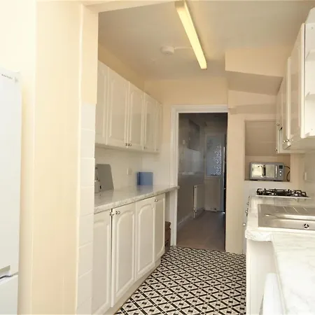 Ferienhaus London Deluxe 3 Bedroom House With Parking Space *