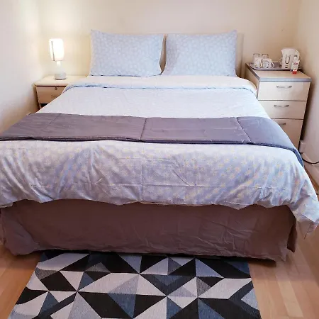 Ensuite Near Canal Southall