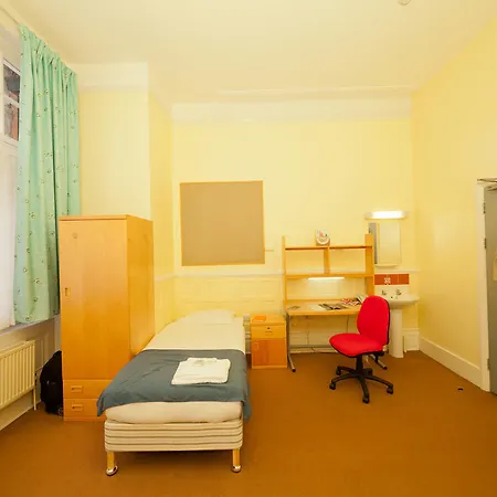 Evelyn Gardens Hostel