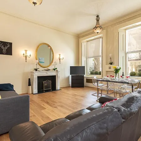 Paddington Gardens Apartment