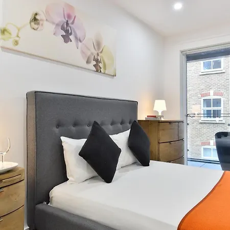 Paddington Gardens Apartment
