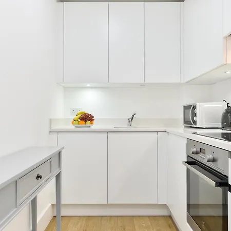 Paddington Gardens Apartment