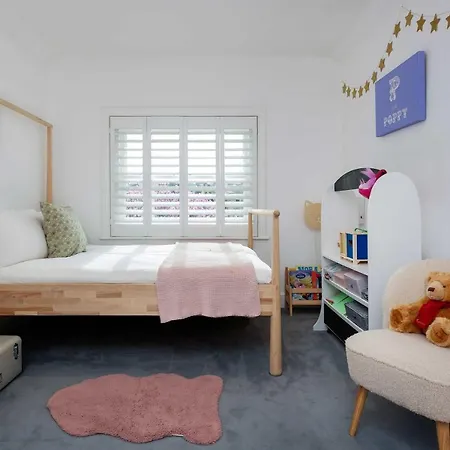 Veeve - Electric Dreams Holiday home London