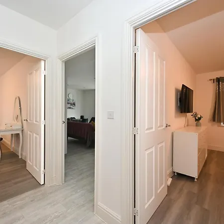 Luxury 2bedroom - 2bath - Prime Location - Patio Apartment *