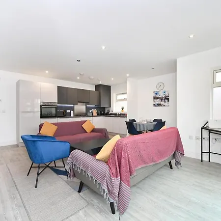 Luxury 2bedroom - 2bath - Prime Location - Patio Apartment *