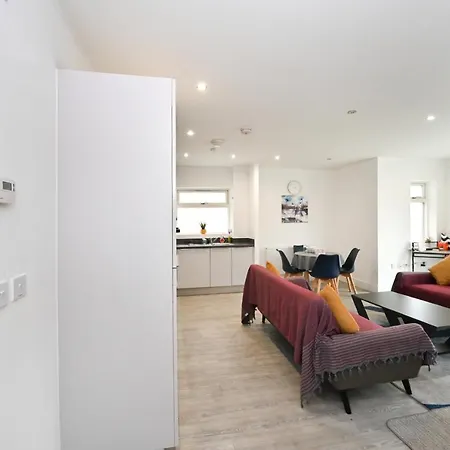 Apartment Luxury 2bedroom - 2bath - Prime Location - Patio