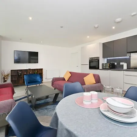Luxury 2bedroom - 2bath - Prime Location - Patio * Harrow on the Hill